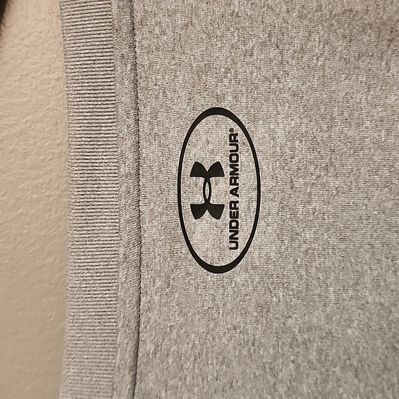 Under Armour Men's Gray T-Shirt - Picture 4 of 12